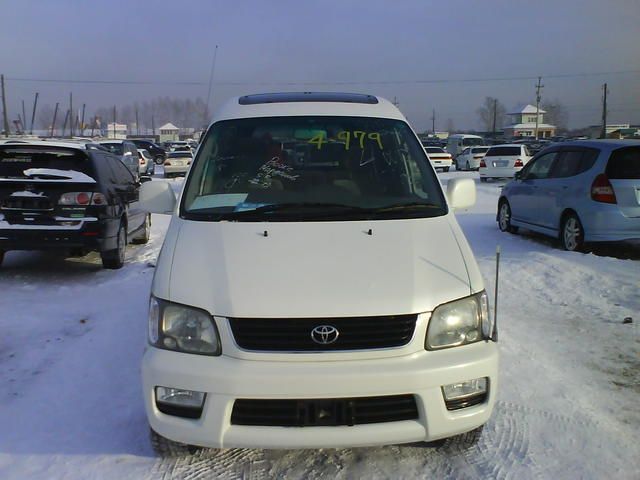 2000 Toyota Lite Ace Noah