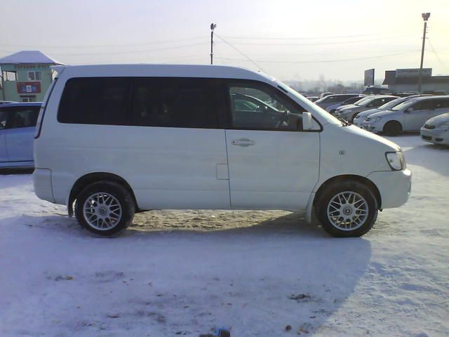 2000 Toyota Lite Ace Noah