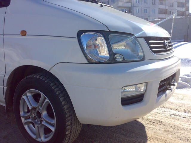 2000 Toyota Lite Ace Noah