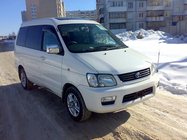 2000 Toyota Lite Ace Noah