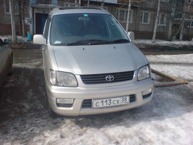 2000 Toyota Lite Ace Noah