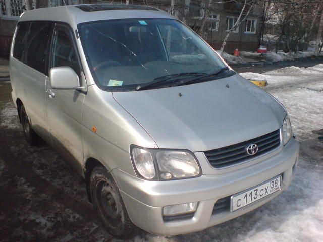 2000 Toyota Lite Ace Noah