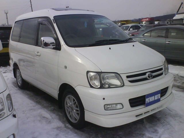 2000 Toyota Lite Ace Noah