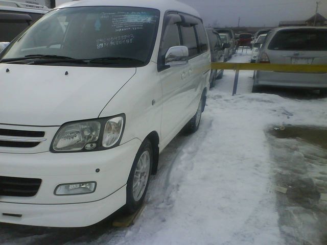 2000 Toyota Lite Ace Noah