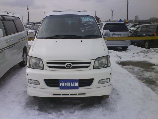 2000 Toyota Lite Ace Noah