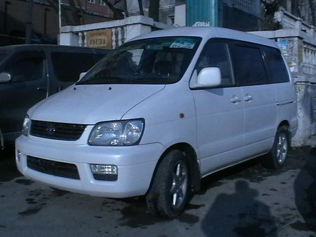 2000 Toyota Lite Ace Noah