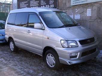 2000 Toyota Lite Ace Noah