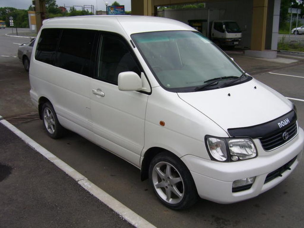 2000 Toyota Lite Ace Noah