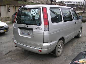 2000 Toyota Lite Ace Noah Pictures
