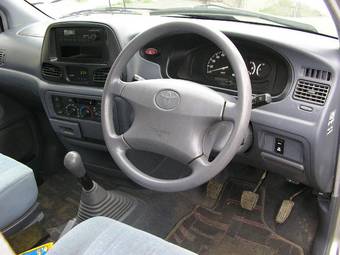 2000 Toyota Lite Ace Noah Pictures