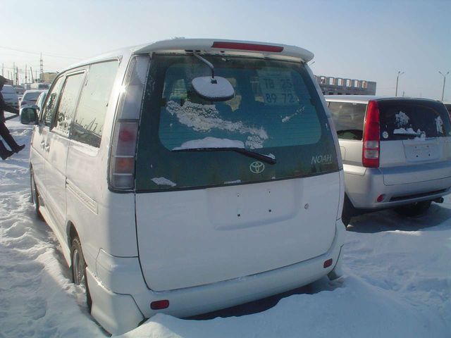 2001 Toyota Lite Ace Noah
