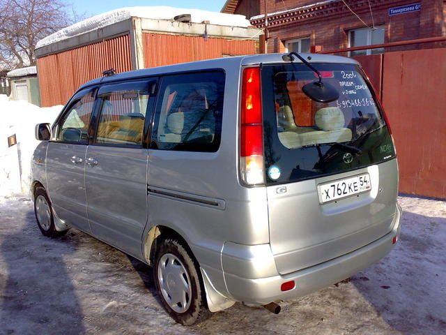 2001 Toyota Lite Ace Noah