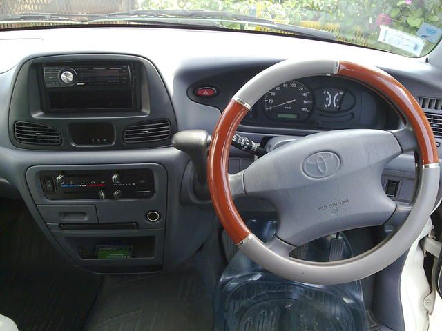 2001 Toyota Lite Ace Noah