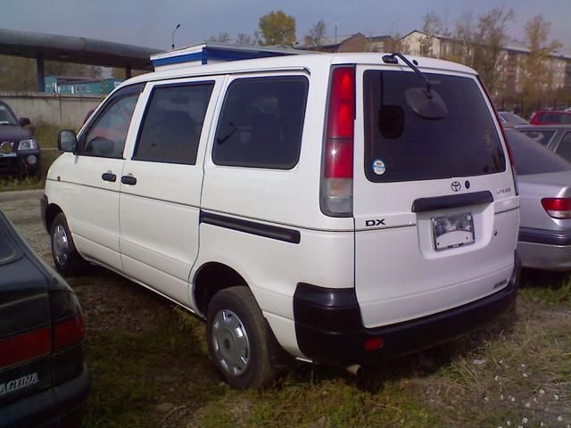 2001 Toyota Lite Ace Noah