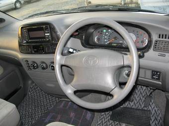 2002 Toyota Lite Ace Noah Photos