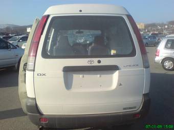 2002 Toyota Lite Ace Van Photos