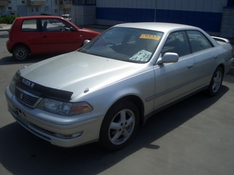 1998 Toyota Mark II Photos