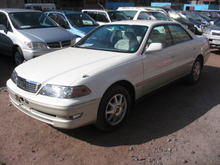 1998 Toyota Mark II Photos