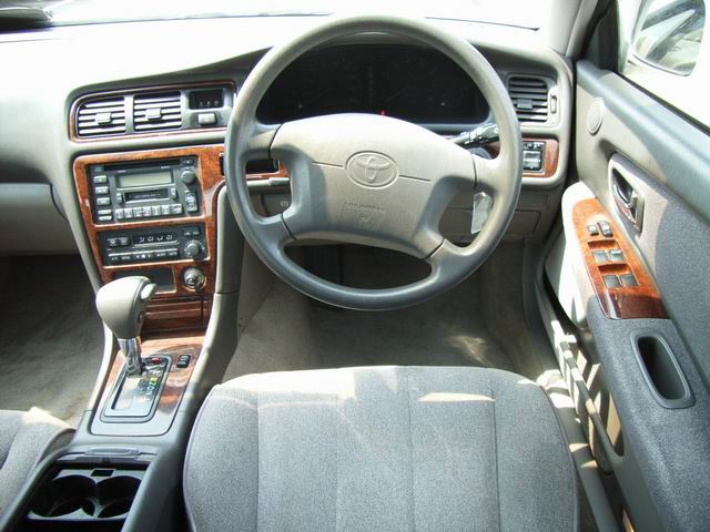 1999 Toyota Mark II Images