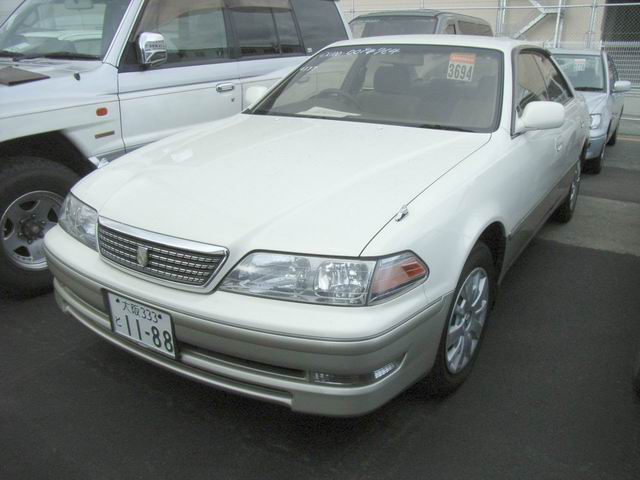 1999 Toyota Mark II Photos