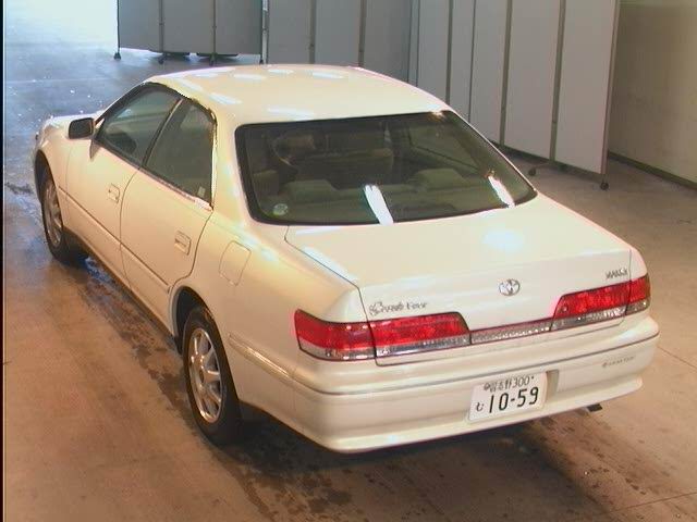 1999 Toyota Mark II Pictures