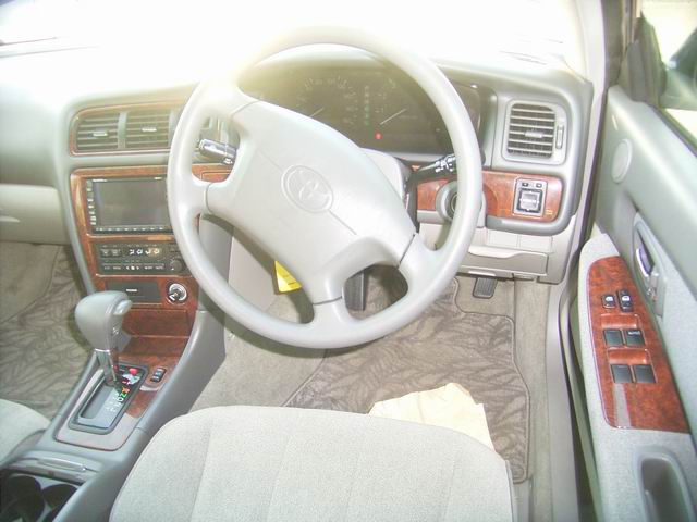 1999 Toyota Mark II Pictures