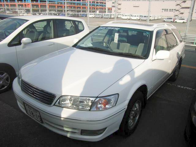 1999 Toyota Mark II Photos