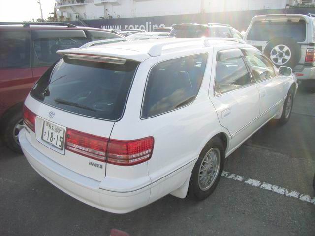 1999 Toyota Mark II Photos