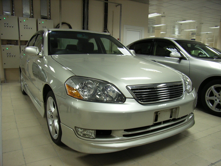 2000 Toyota Mark II Photos