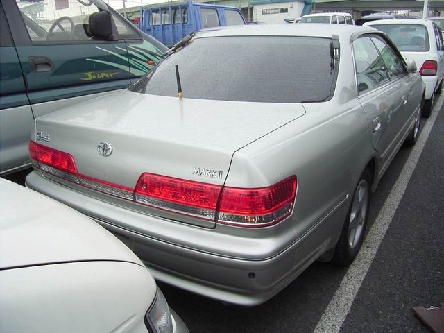 2000 Toyota Mark II Pictures