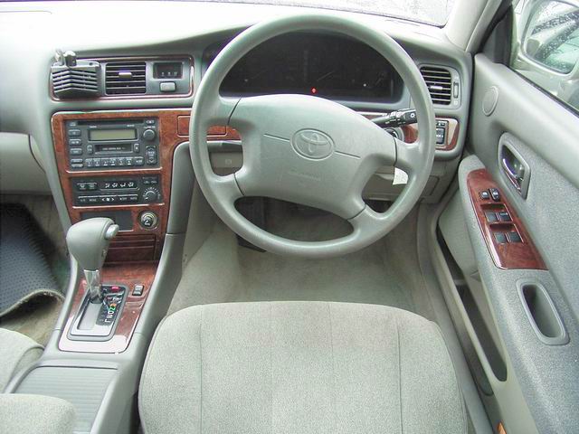 2000 Toyota Mark II Pictures