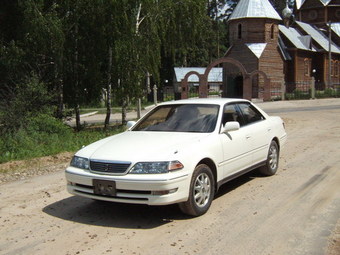 2000 Toyota Mark II Pictures