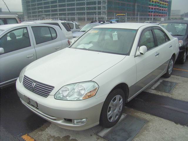 2000 Toyota Mark II Photos