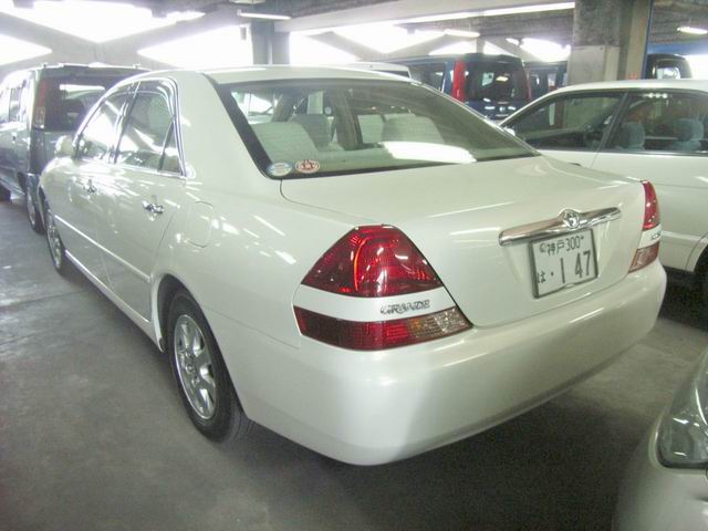 2000 Toyota Mark II Photos