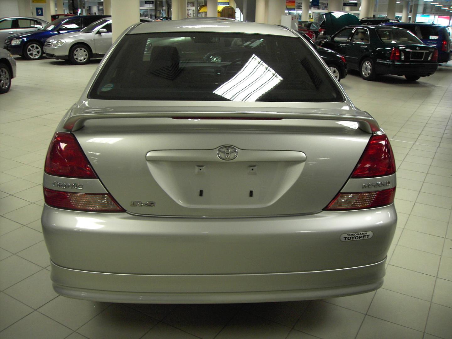 2000 Toyota Mark II Pictures