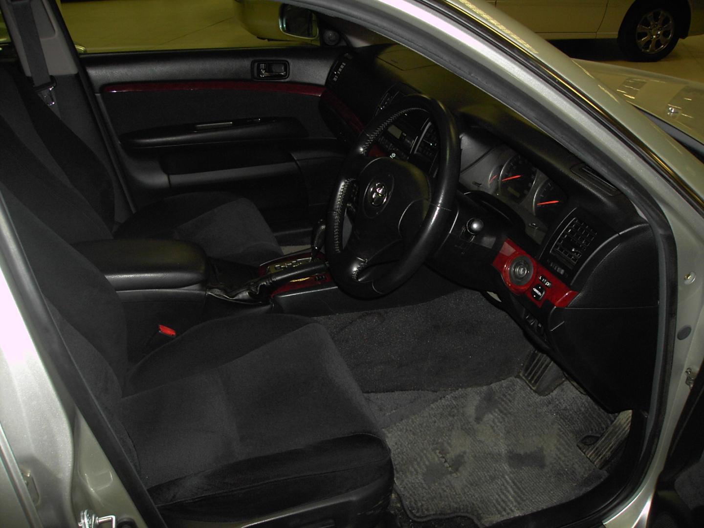 2000 Toyota Mark II Pictures