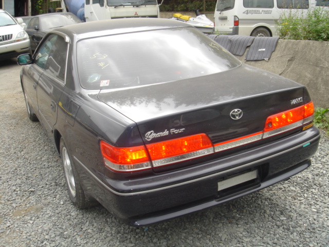 2000 Toyota Mark II Photos