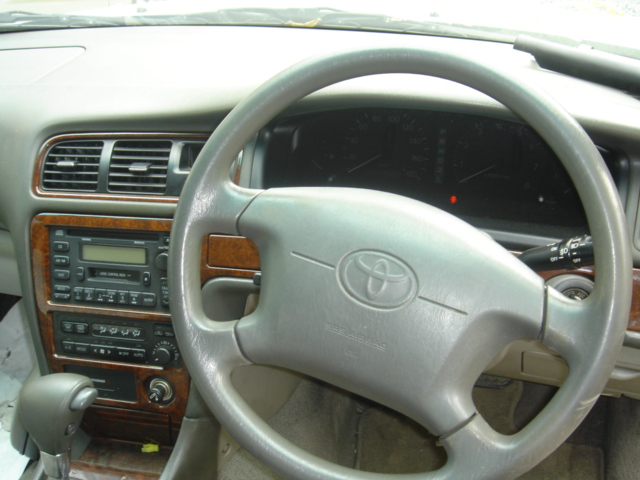 2000 Toyota Mark II Pictures
