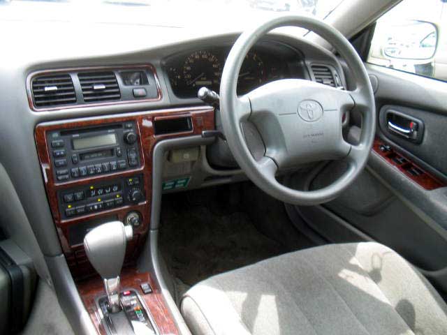 2000 Toyota Mark II Photos