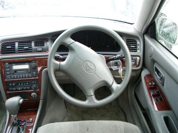 2000 Toyota Mark II Images