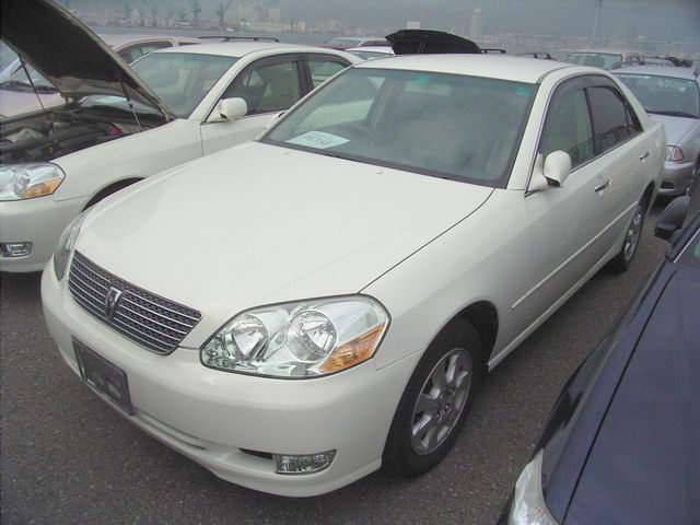 2000 Toyota Mark II Pictures