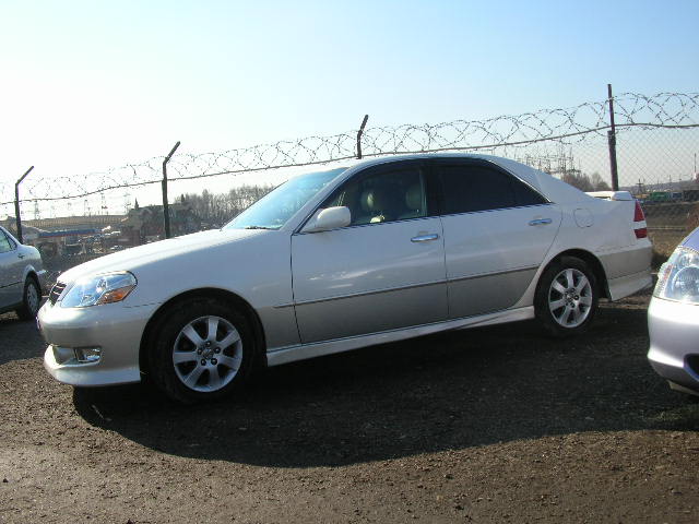 2000 Toyota Mark II Images