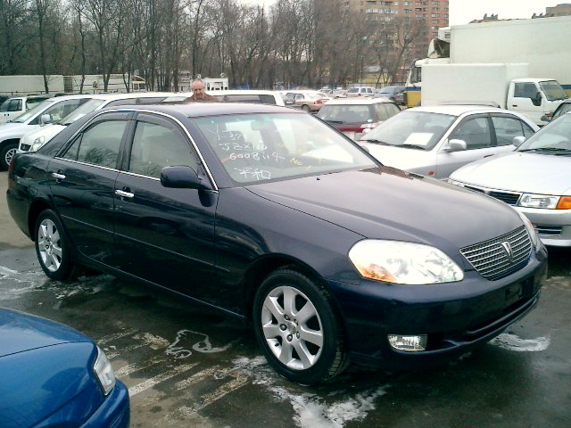 2000 Toyota Mark II Pictures