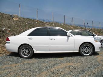 2000 Toyota Mark II Photos