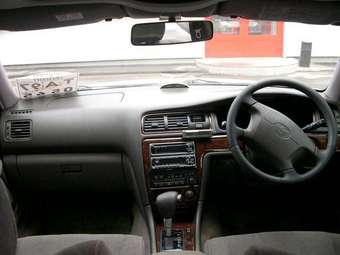 2000 Toyota Mark II Pictures