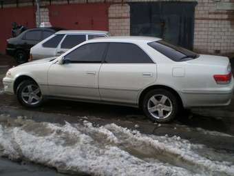 2000 Toyota Mark II Photos