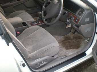 2000 Toyota Mark II Photos
