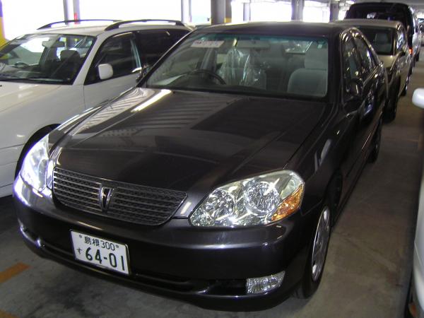 2001 Toyota Mark II Photos