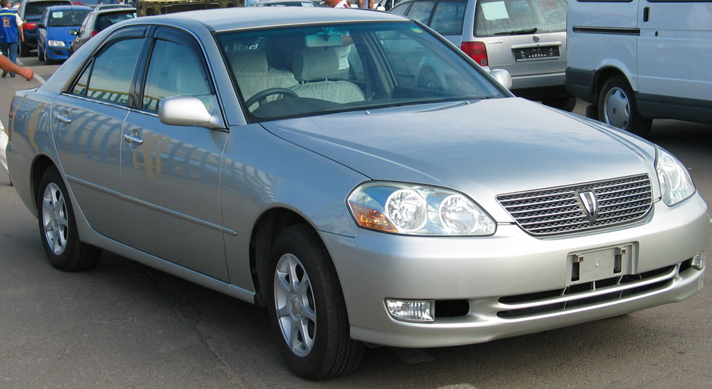 2001 Toyota Mark II Photos