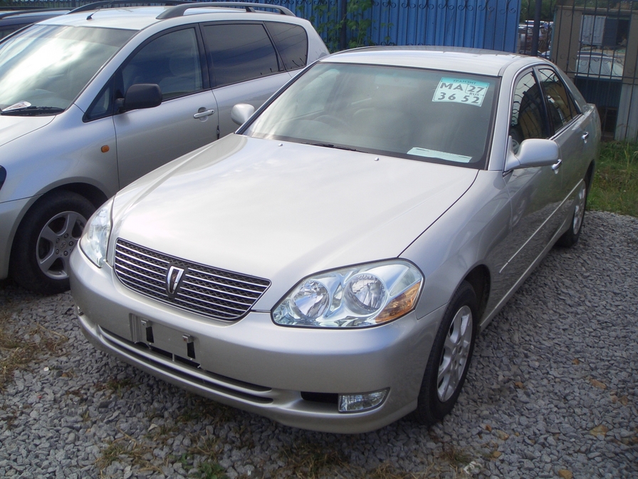 2001 Toyota Mark II Pictures